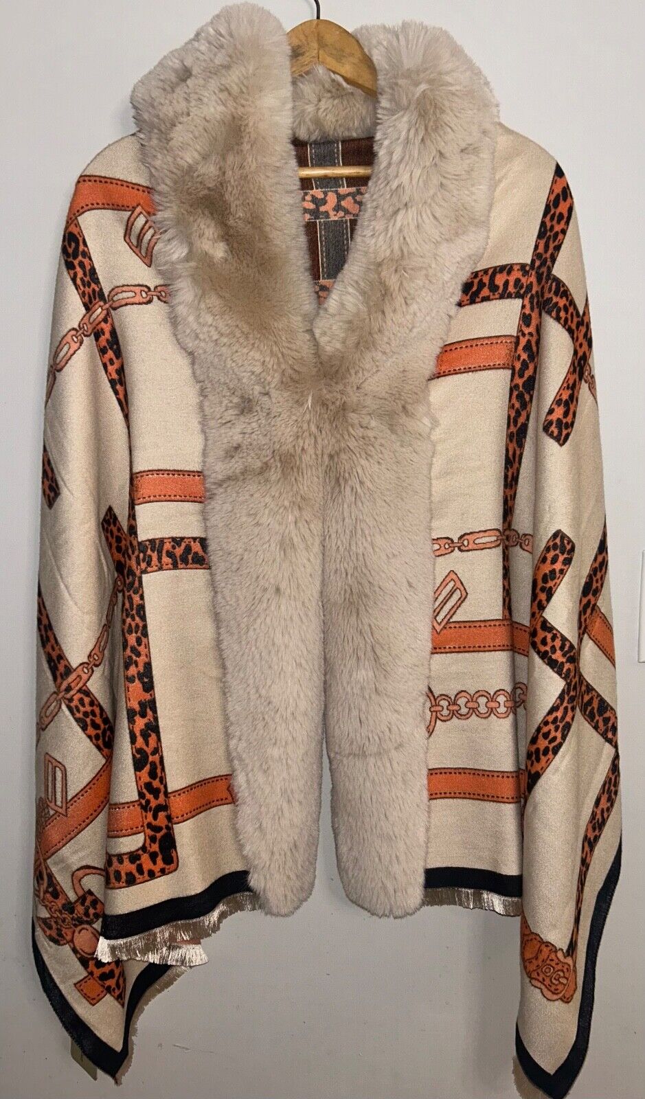 NEW! NWT LA FIORENTINA Stylish Wrap with Faux Fur Trim Beige/Orange O/S