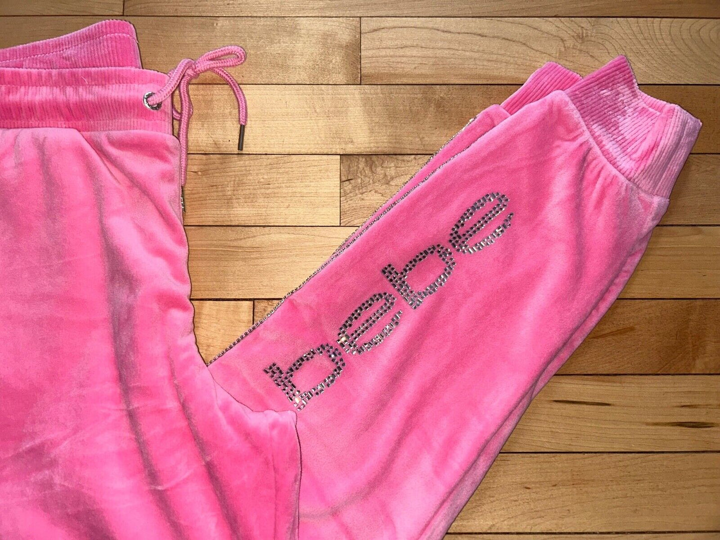 NEW ! NWT BEBE Plush Rhinestone Logo Velour Jogger Pants Pink Taffy Size M
