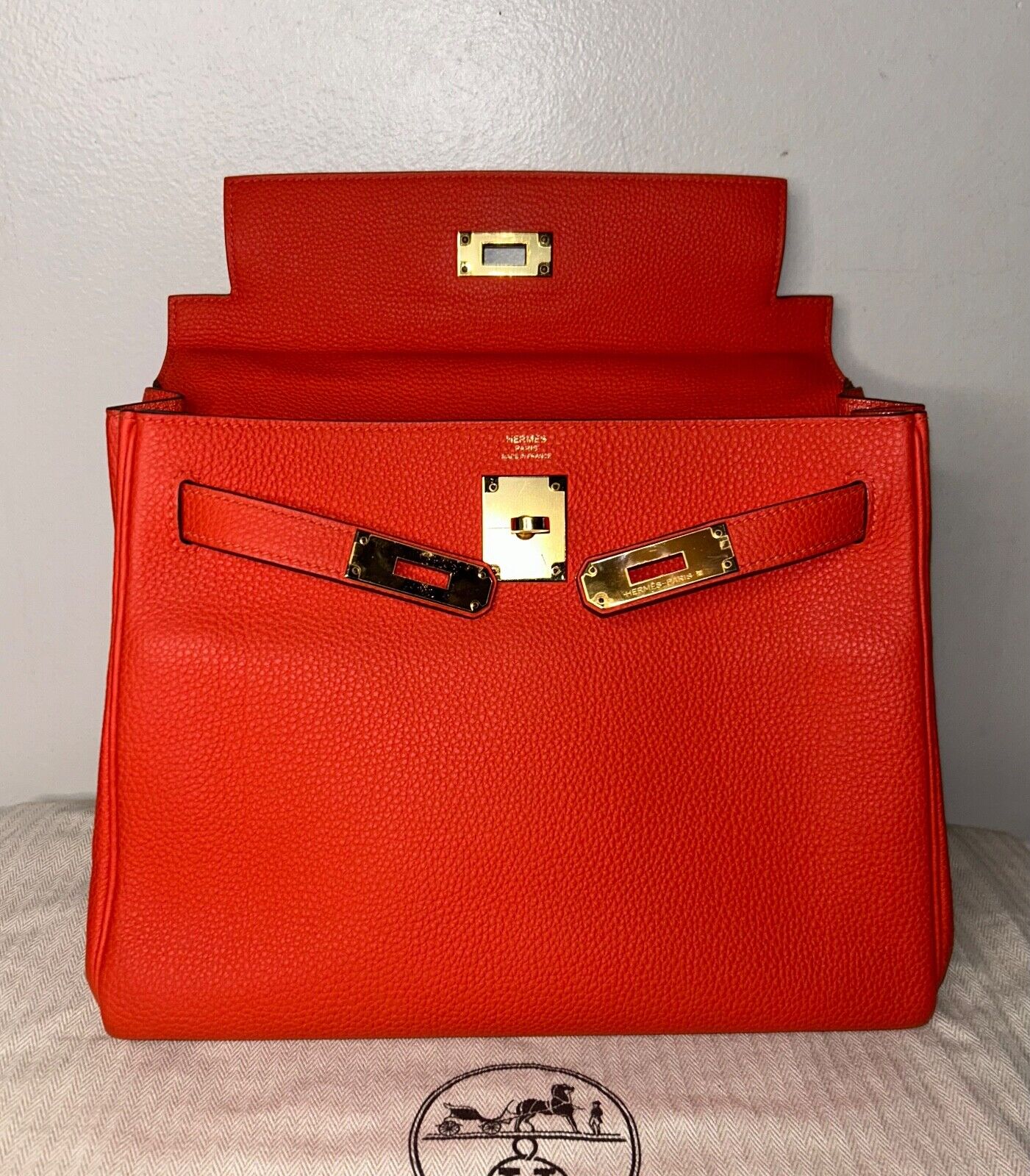 HERMES Kelly 28 Capucine Togo Leather Gold Hardware