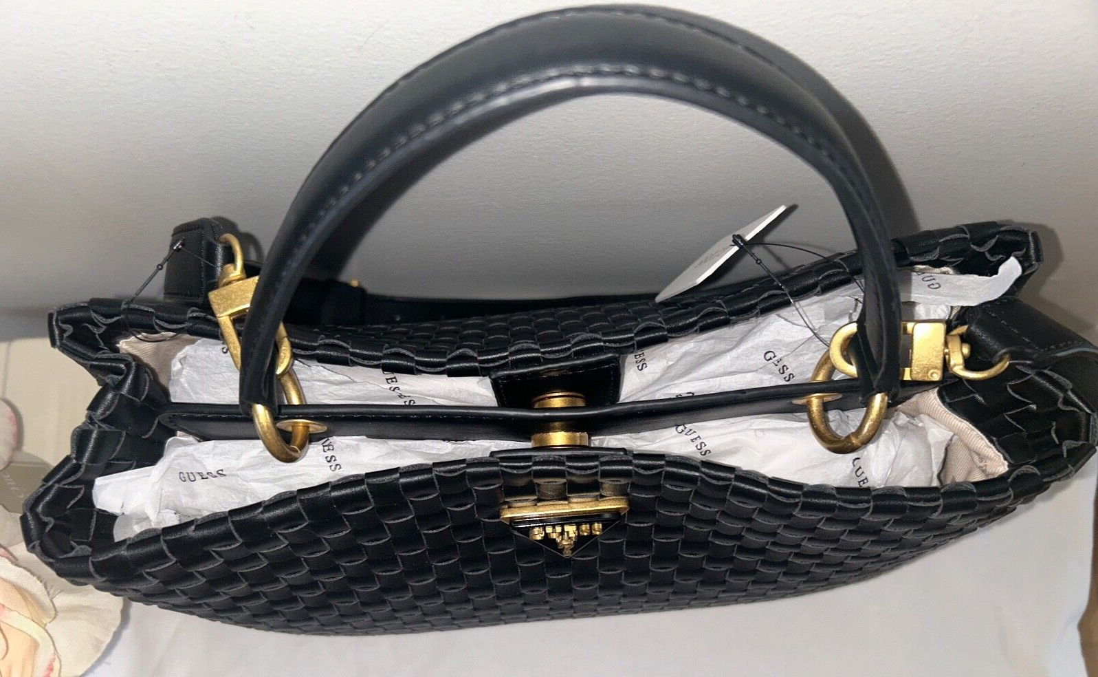 NEW ! NWT GUESS Lisbet  2 Compartment Woven Satchel Handbag Black