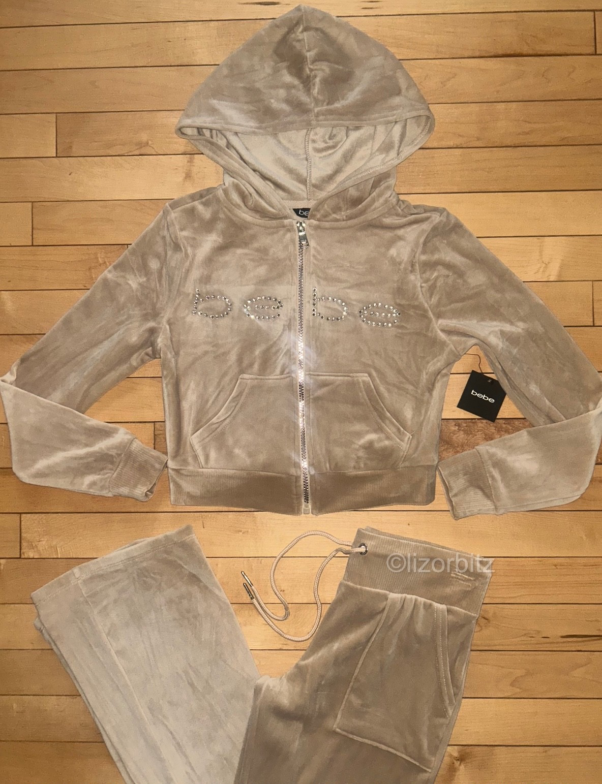 NEW! NWT BEBE Bling Velour Rhinestone Logo Tracksuit Set in Beige Cream Size XS