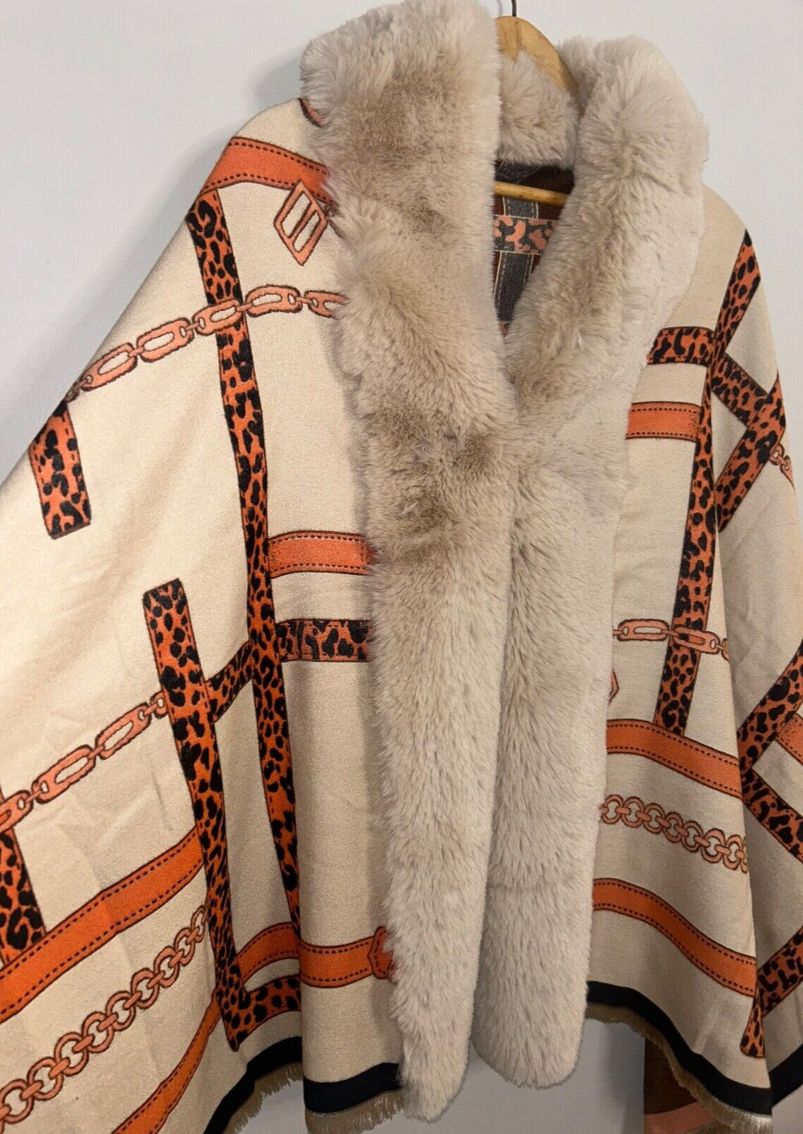 NEW! NWT LA FIORENTINA Stylish Wrap with Faux Fur Trim Beige/Orange O/S