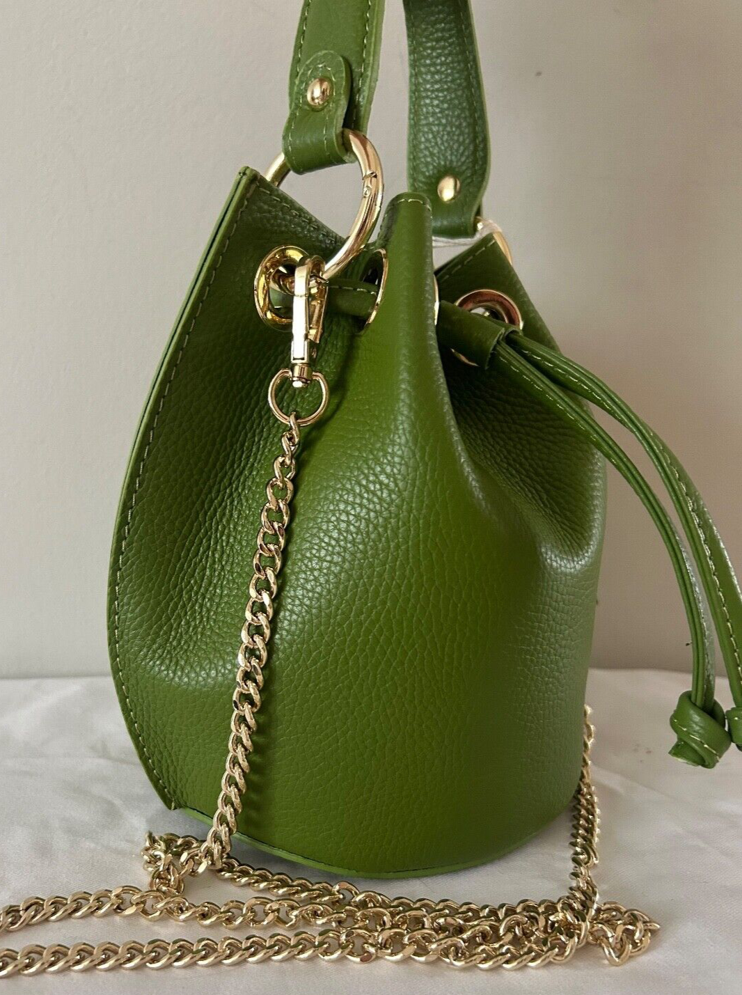 NEW! NWT ANNA PAOLA Italian Leather Bucket Bag in Aloe