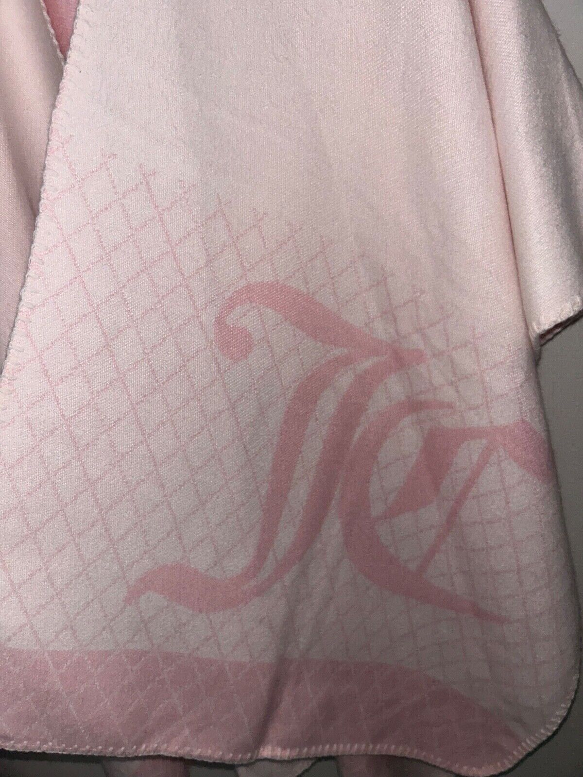 NEW! NWT JUICY COUTURE Juicy Logo Jacquard Shawl Wrap in Light Pink Size O/S