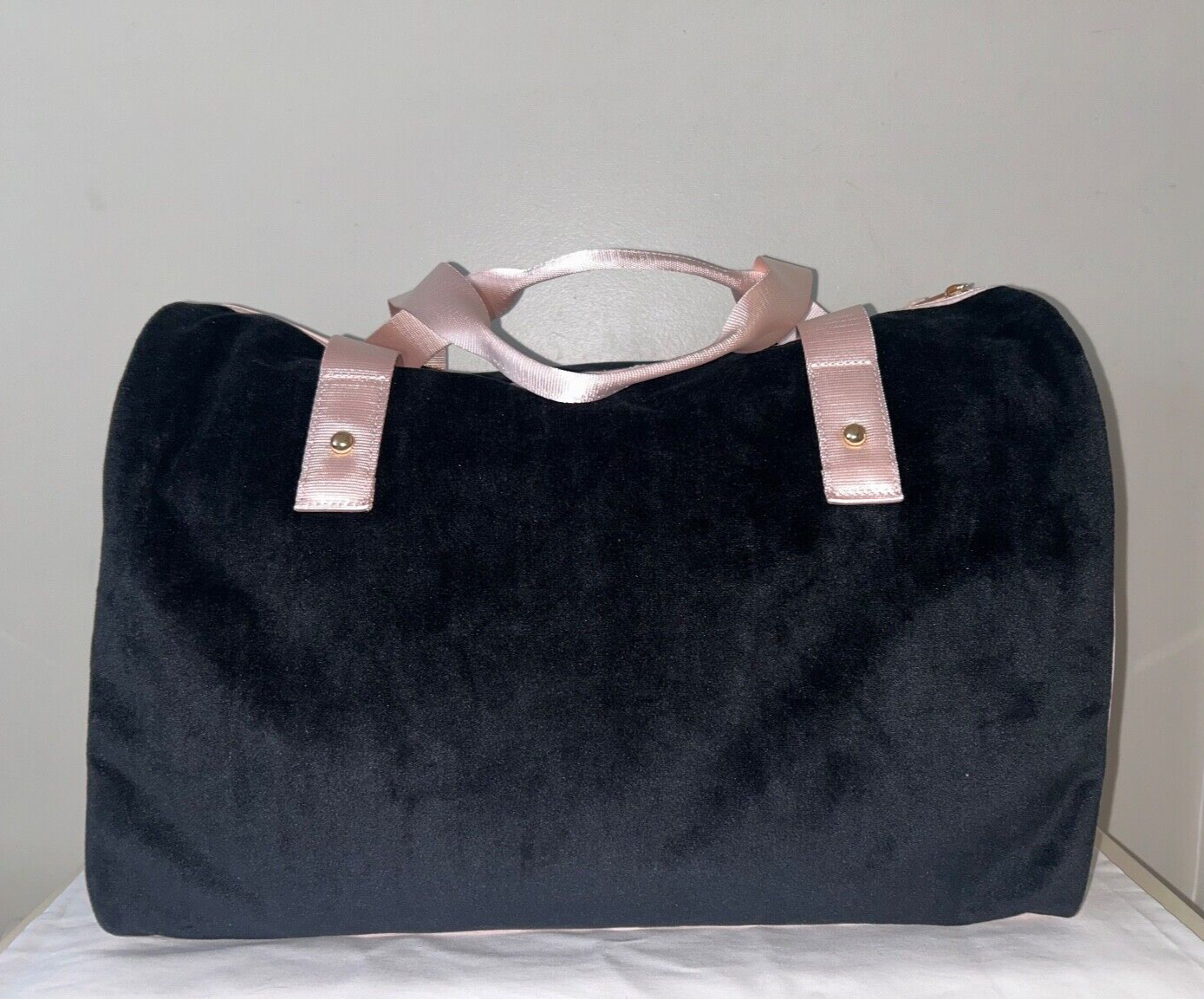 NEW! NWT JUICY COUTURE Heritage Rosie Velour Weekender Bag Black/Pink