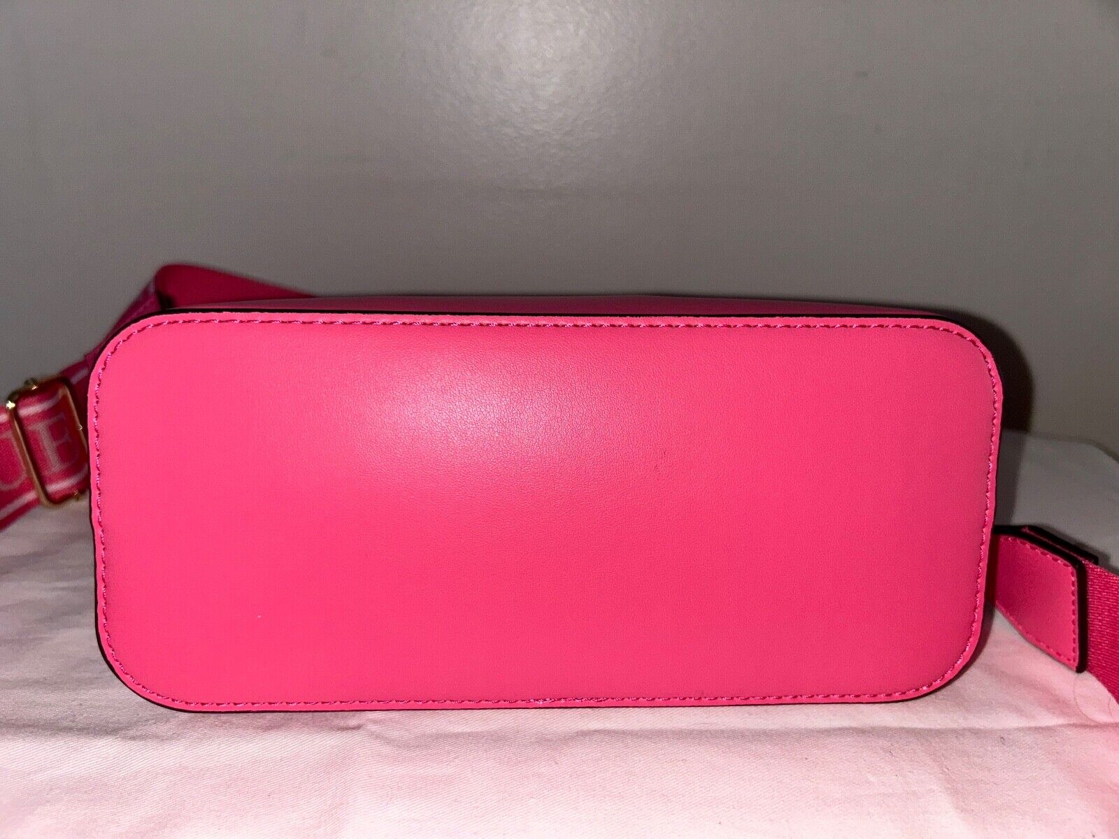 NEW ! NWT GUESS Chunky Mini Multi Pochette Crossbody Bag Punch Pink