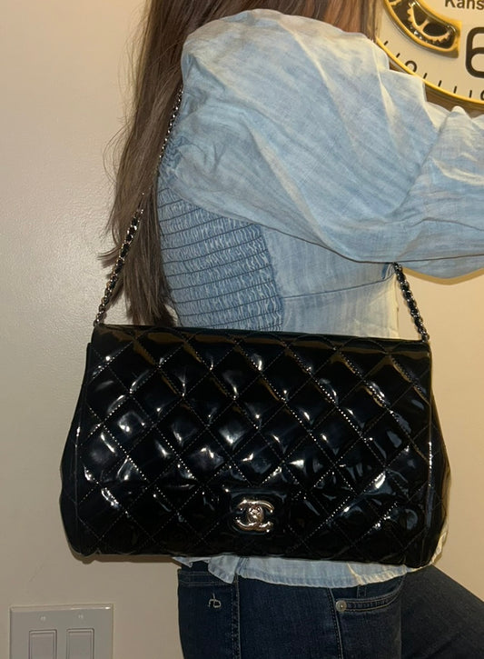 CHANEL Classic Quilted Patent Leather Clutch with Chain Shoulder Bag Black