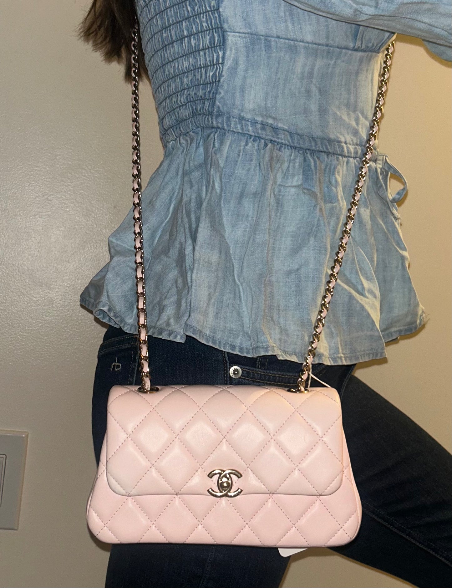 CHANEL 25S Phone Crossbody Flap Bag Quilted Lambskin Light Pink/Gold 2025 *RARE*