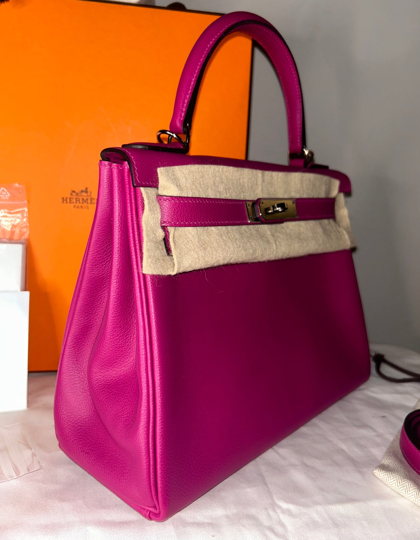 HERMES Kelly 28 Rose Pourpre Evercolor Palladium Hardware