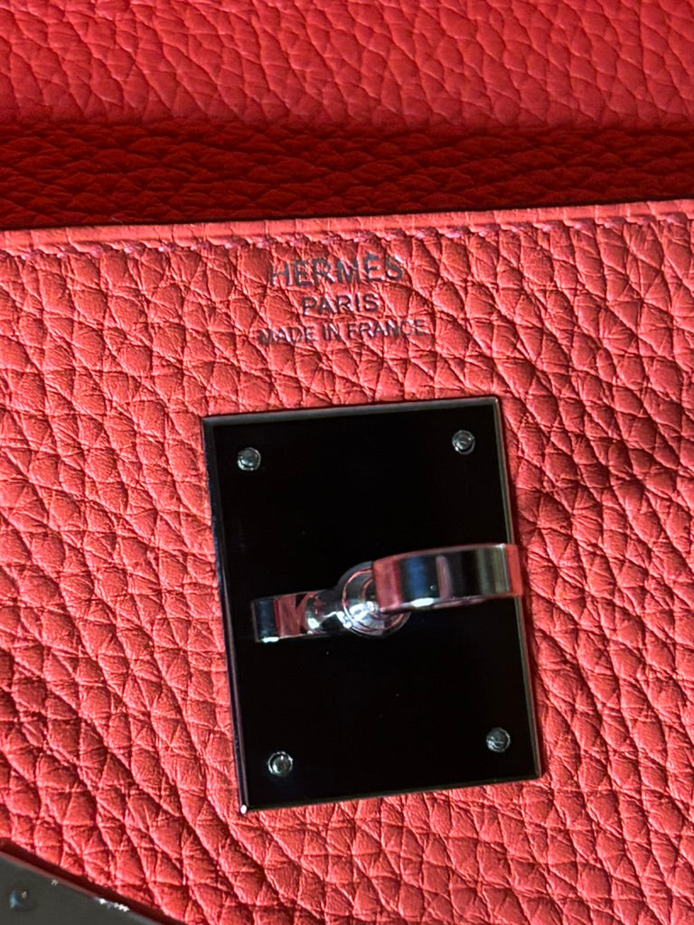 HERMÈS Kelly 28 Rose Texas Clemence Palladium Hardware Handbag