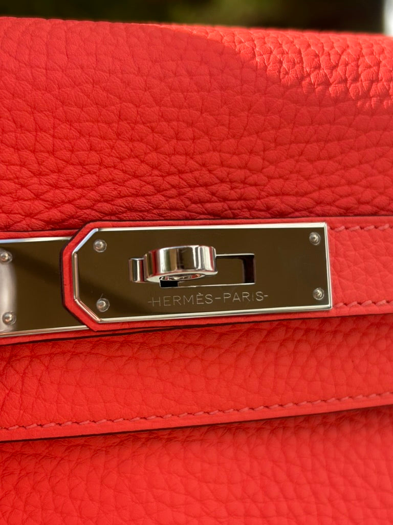 HERMÈS Kelly 28 Rose Texas Clemence Palladium Hardware Handbag