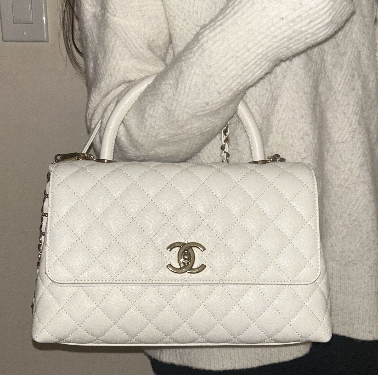 CHANEL 21A Quilted Caviar Coco Handle Flap Bag White/Champagne Gold Hardware