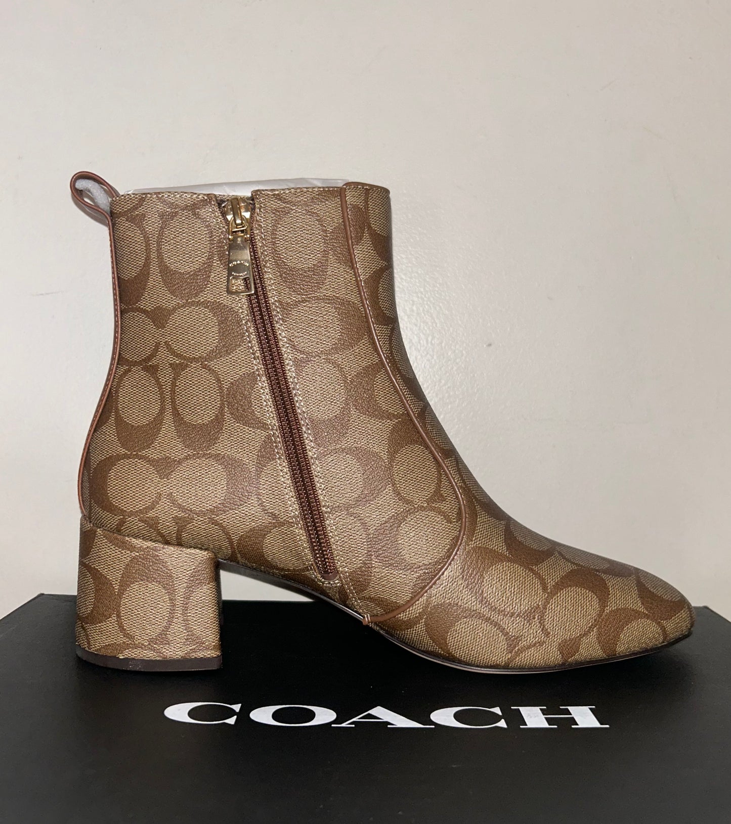 NEW! COACH Noah Bootie in Signature C Canvas Khaki Size 9.5