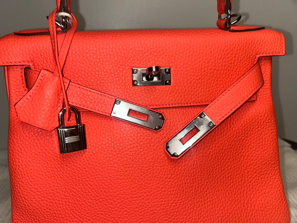 HERMÈS Kelly 28 Rose Texas Clemence Palladium Hardware Handbag - Z Stamp