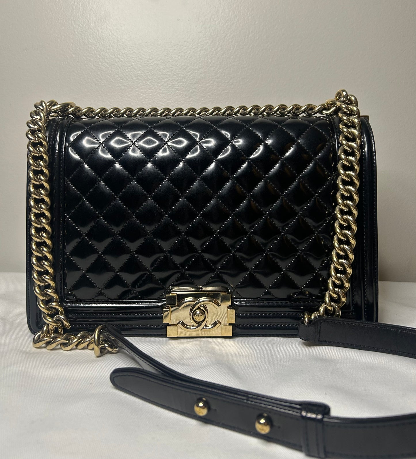 CHANEL Boy New Medium Flap Bag Quilted Patent Leather Black / Light Gold HW