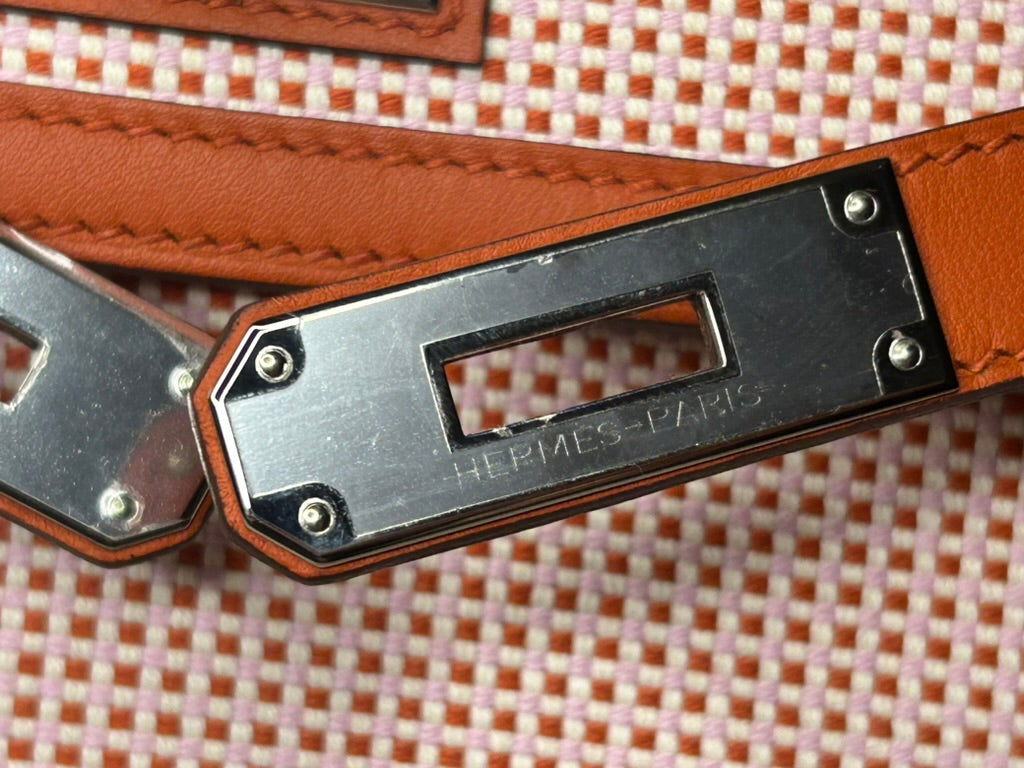 HERMÈS Kelly 28 Sellier Quadrille Toile Ecru/Brique Swift Palladium Hardware