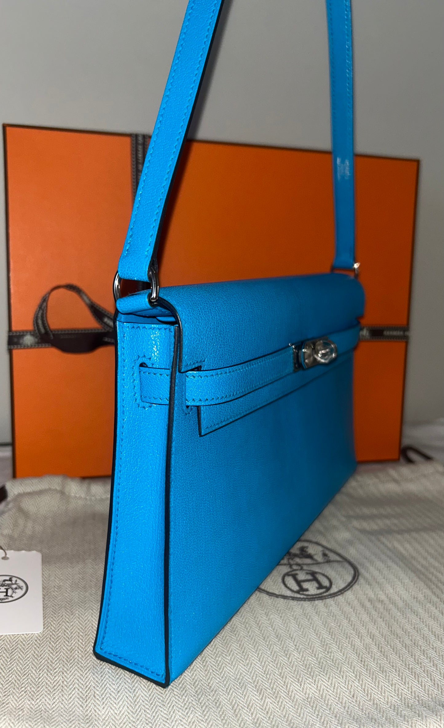 HERMÈS Kelly Elan Bleu Zanzibar Chevre Chamkila Leather Shoulder Bag