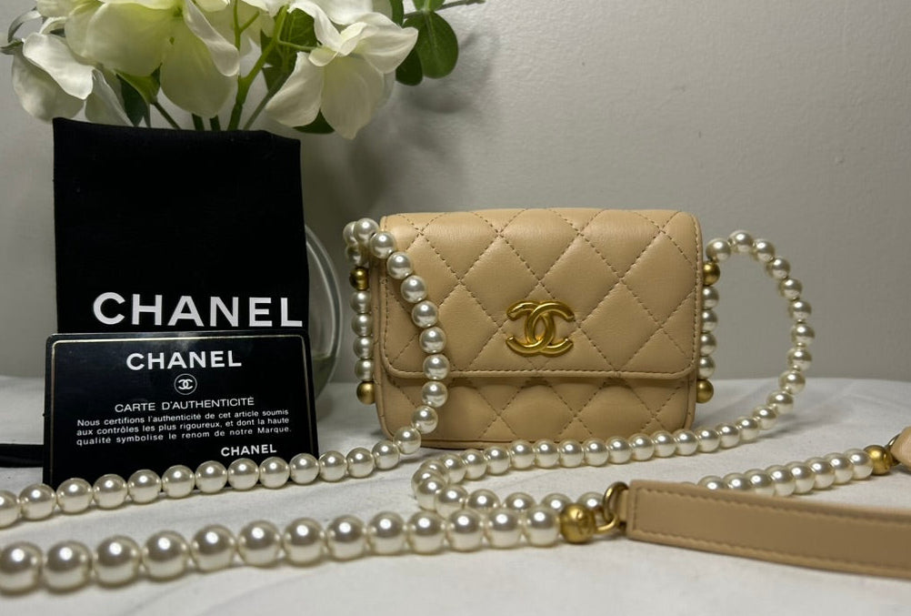 CHANEL Pearls Clutch with Chain Crossbody Quilted Calfskin Beige Clair