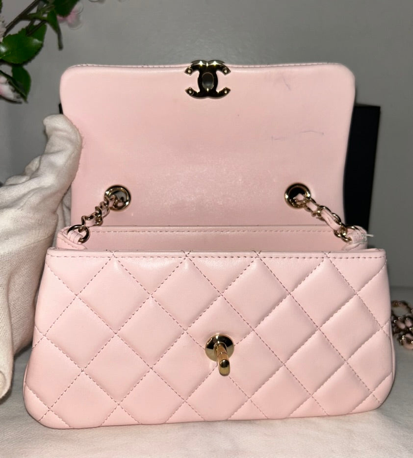 CHANEL 25S Phone Crossbody Flap Bag Quilted Lambskin Light Pink/Gold 2025 *RARE*