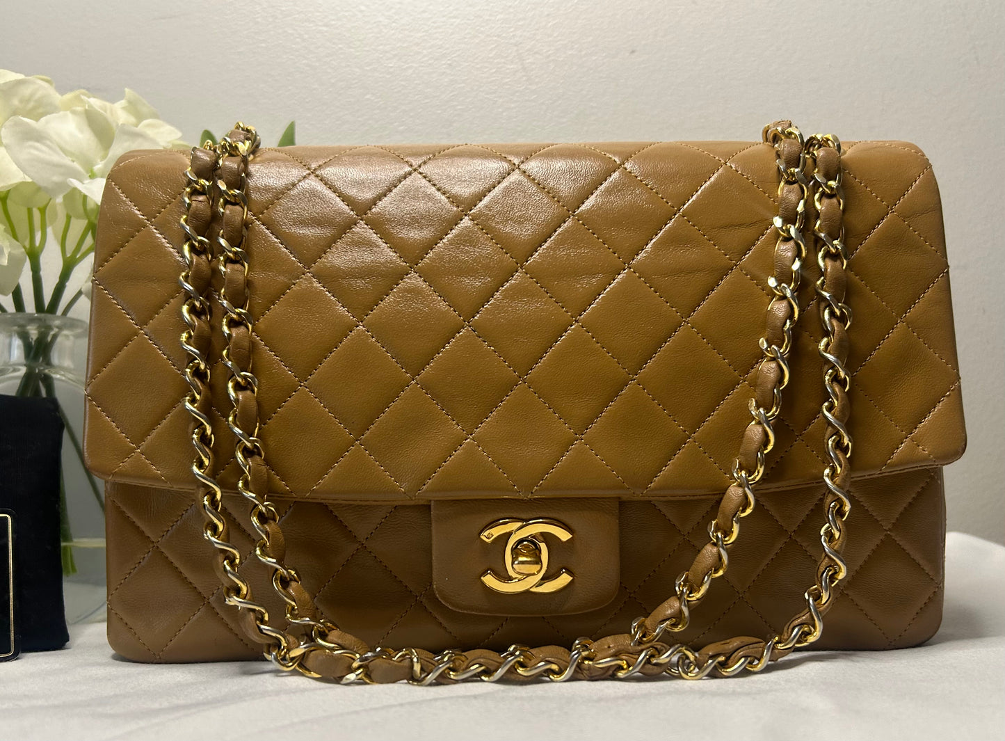 CHANEL Vintage Medium Single Flap Bag Quilted Lambskin Caramel / 24K Gold