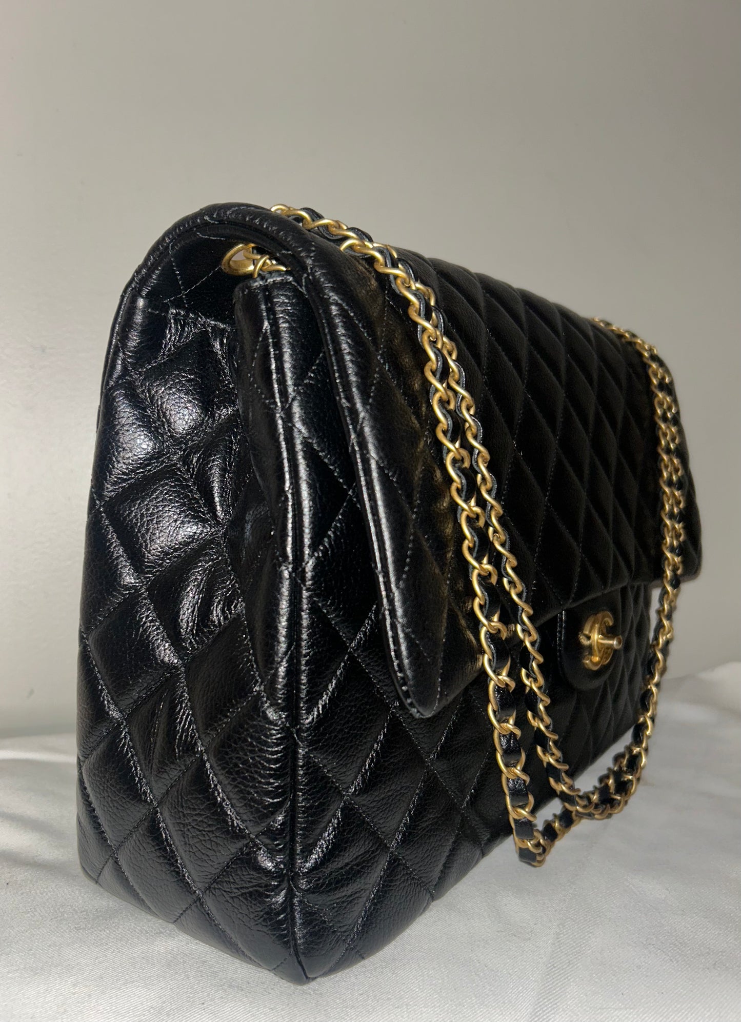 CHANEL 24C XXL Travel Flap Bag Quilted Calfskin Leather Black / Gold Hardware