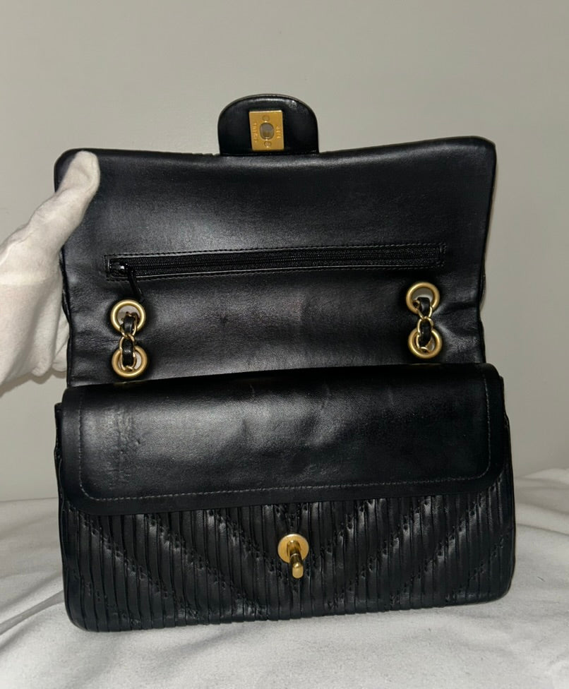 CHANEL Medium Classic Double Flap Pleated Calfskin Handbag Black / Gold