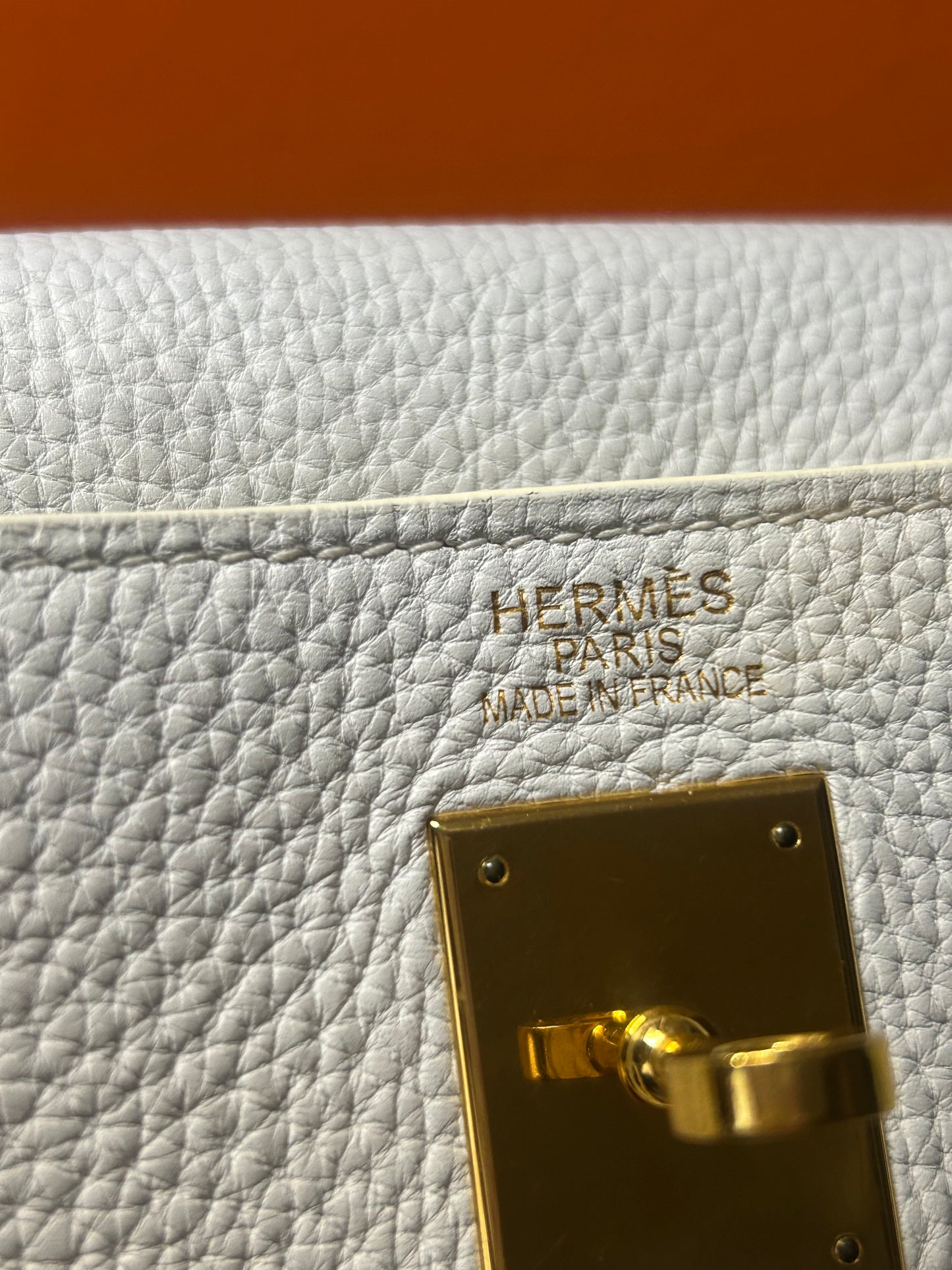 HERMÈS Kelly 35 White Blanc Clemence Leather Gold Hardware Handbag