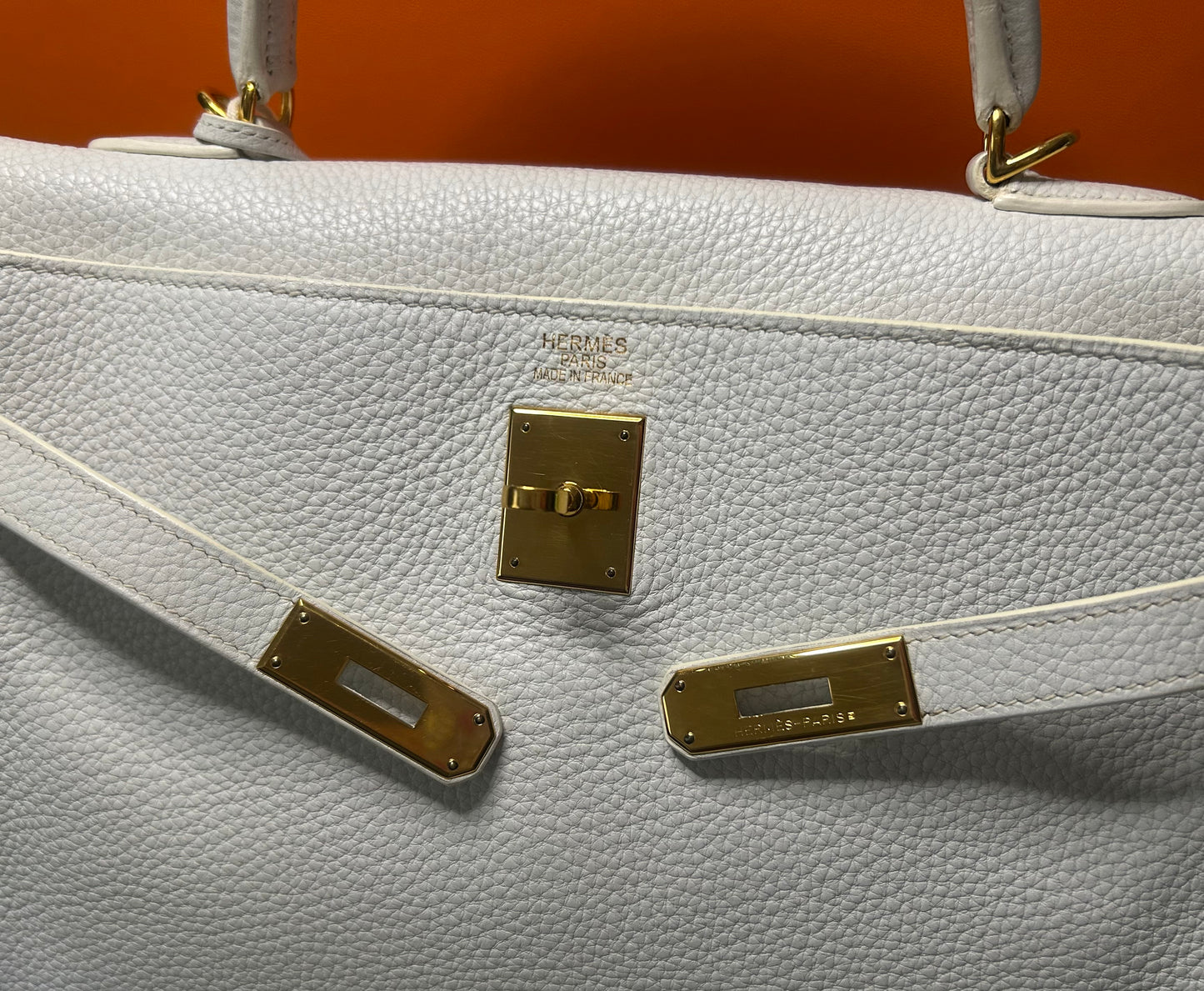 HERMÈS Kelly 35 White Blanc Clemence Leather Gold Hardware Handbag