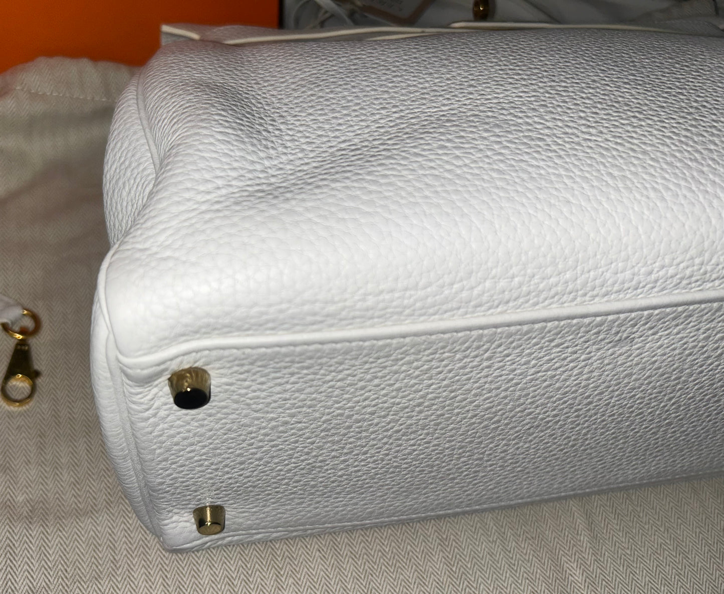 HERMÈS Kelly 35 White Blanc Clemence Leather Gold Hardware Handbag