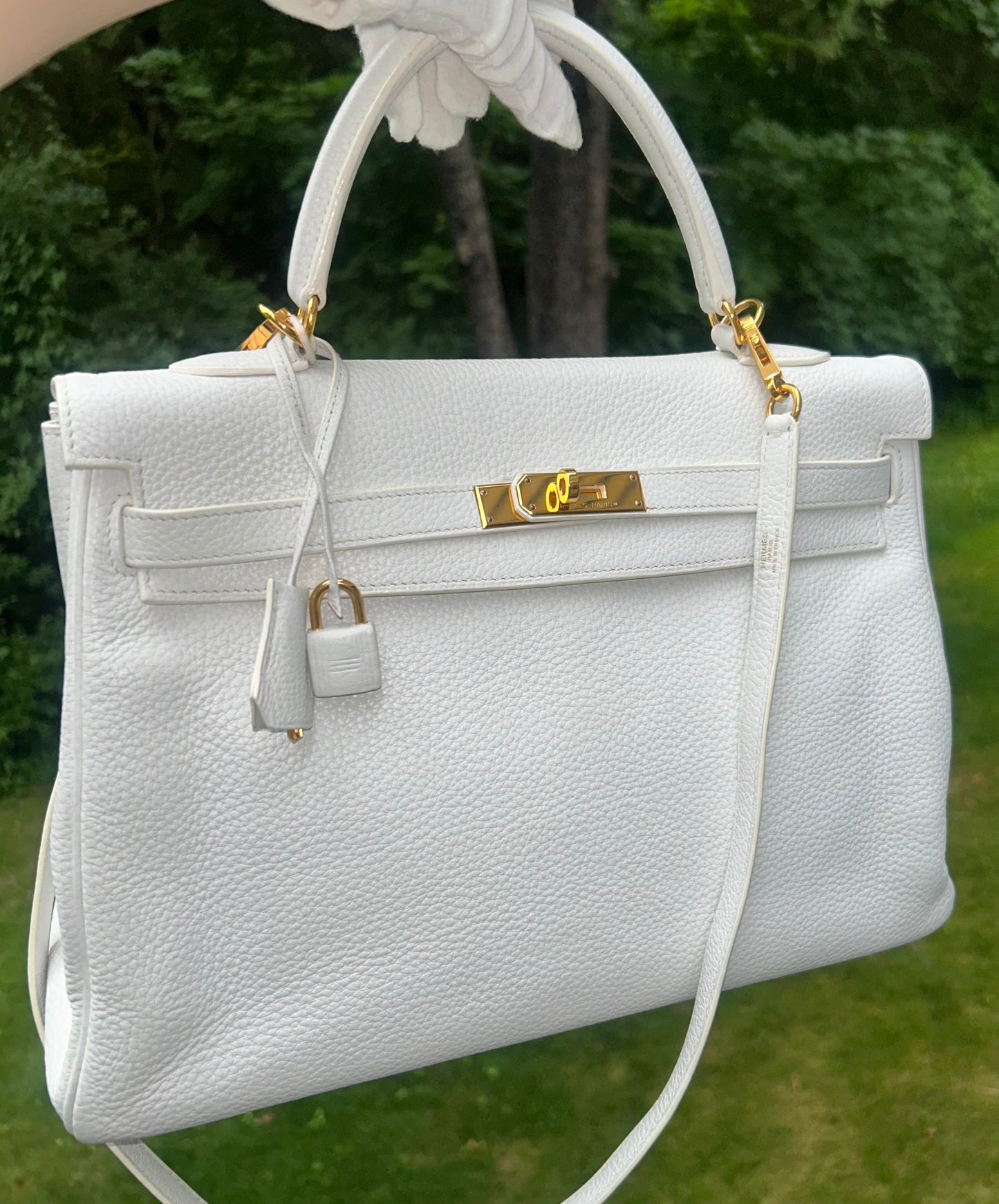 HERMÈS Kelly 35 White Blanc Clemence Leather Gold Hardware Handbag