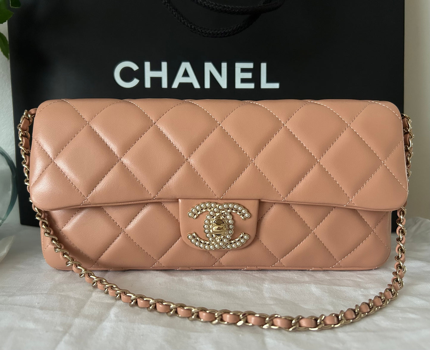 CHANEL 23P Pearl CC Shoulder Flap Bag Quilted Lambskin Leather Nude Pink/Gold