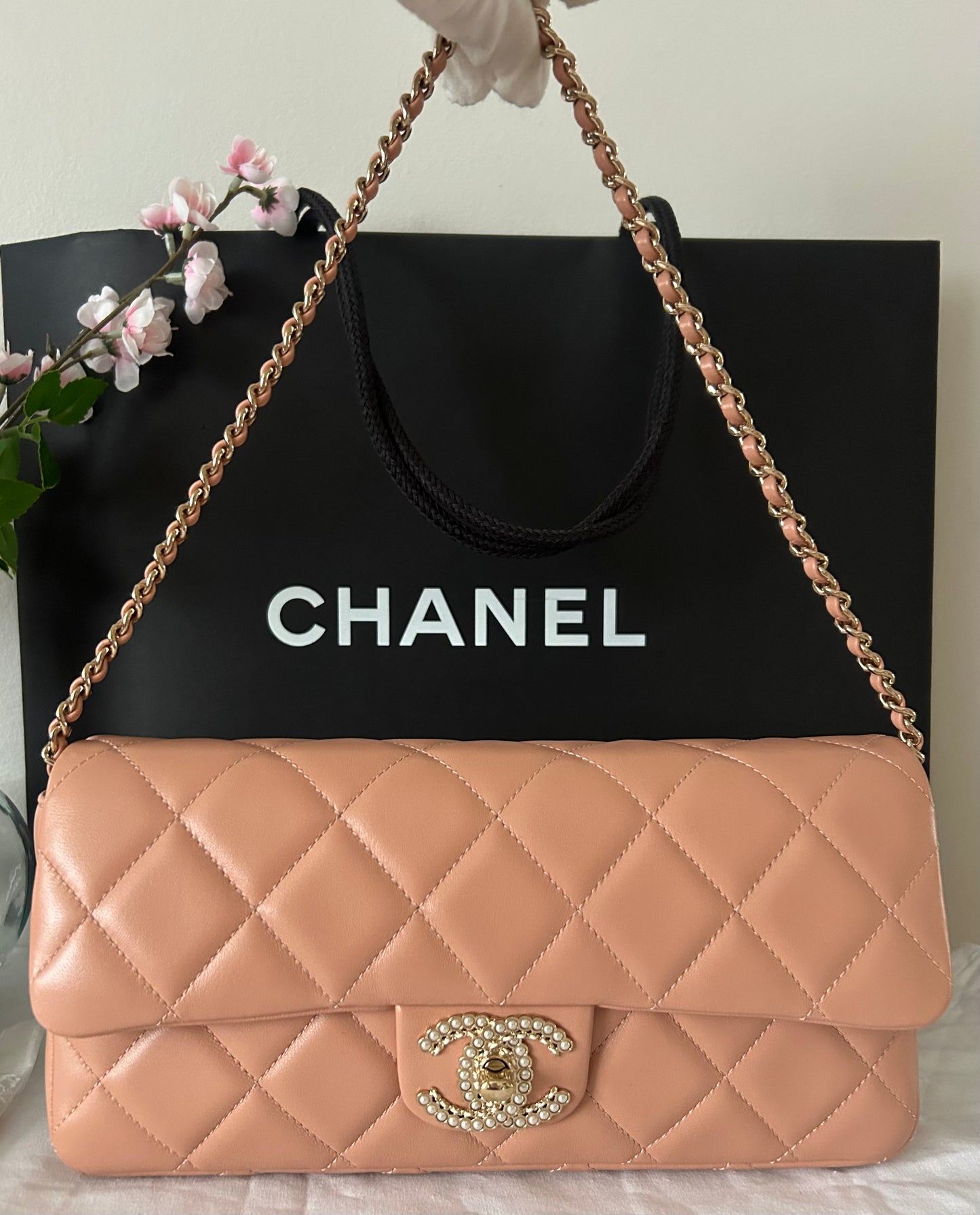 CHANEL 23P Pearl CC Shoulder Flap Bag Quilted Lambskin Leather Nude Pink/Gold