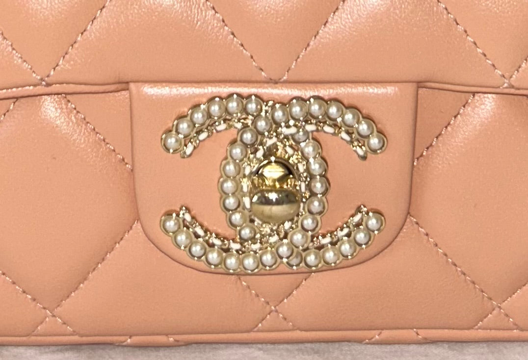 CHANEL 23P Pearl CC Shoulder Flap Bag Quilted Lambskin Leather Nude Pink/Gold