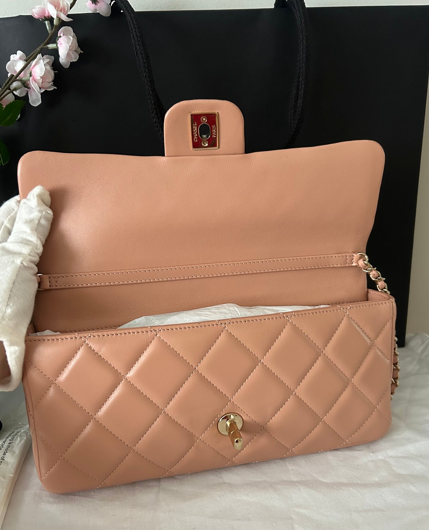 CHANEL 23P Pearl CC Shoulder Flap Bag Quilted Lambskin Leather Nude Pink/Gold