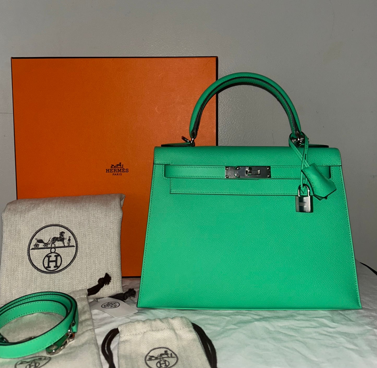 HERMÈS Kelly Sellier 28 Vert Comics Epsom Palladium Hardware Handbag