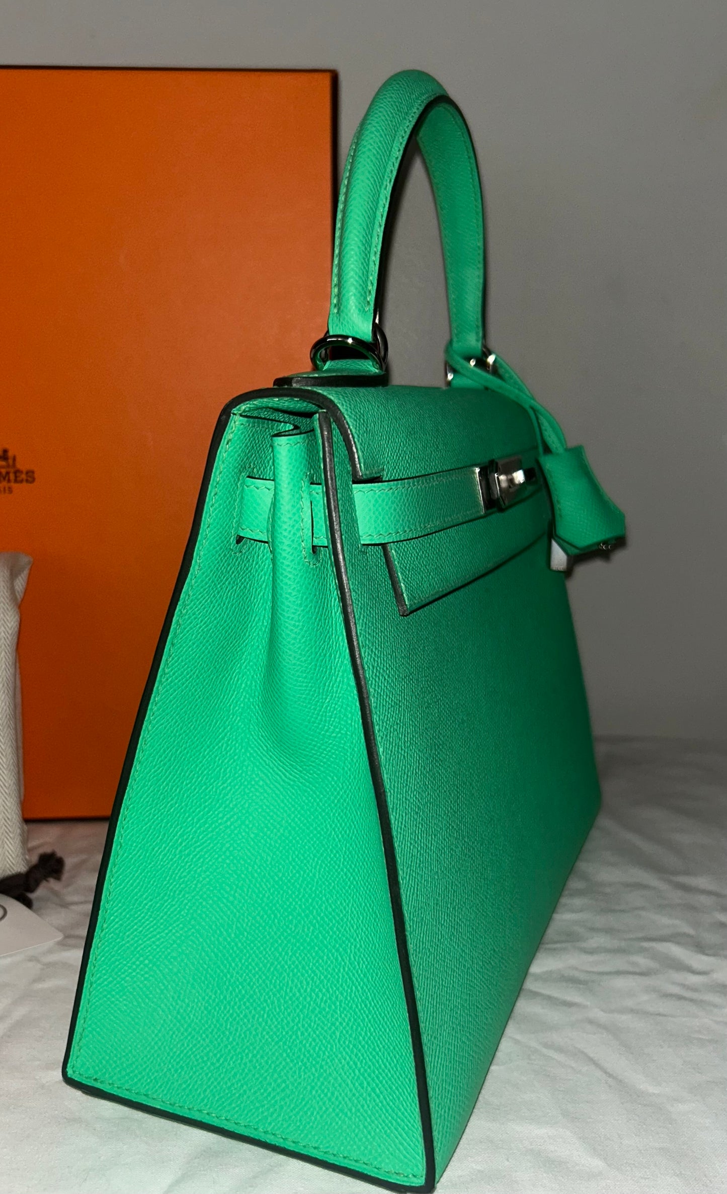 HERMÈS Kelly Sellier 28 Vert Comics Epsom Palladium Hardware Handbag
