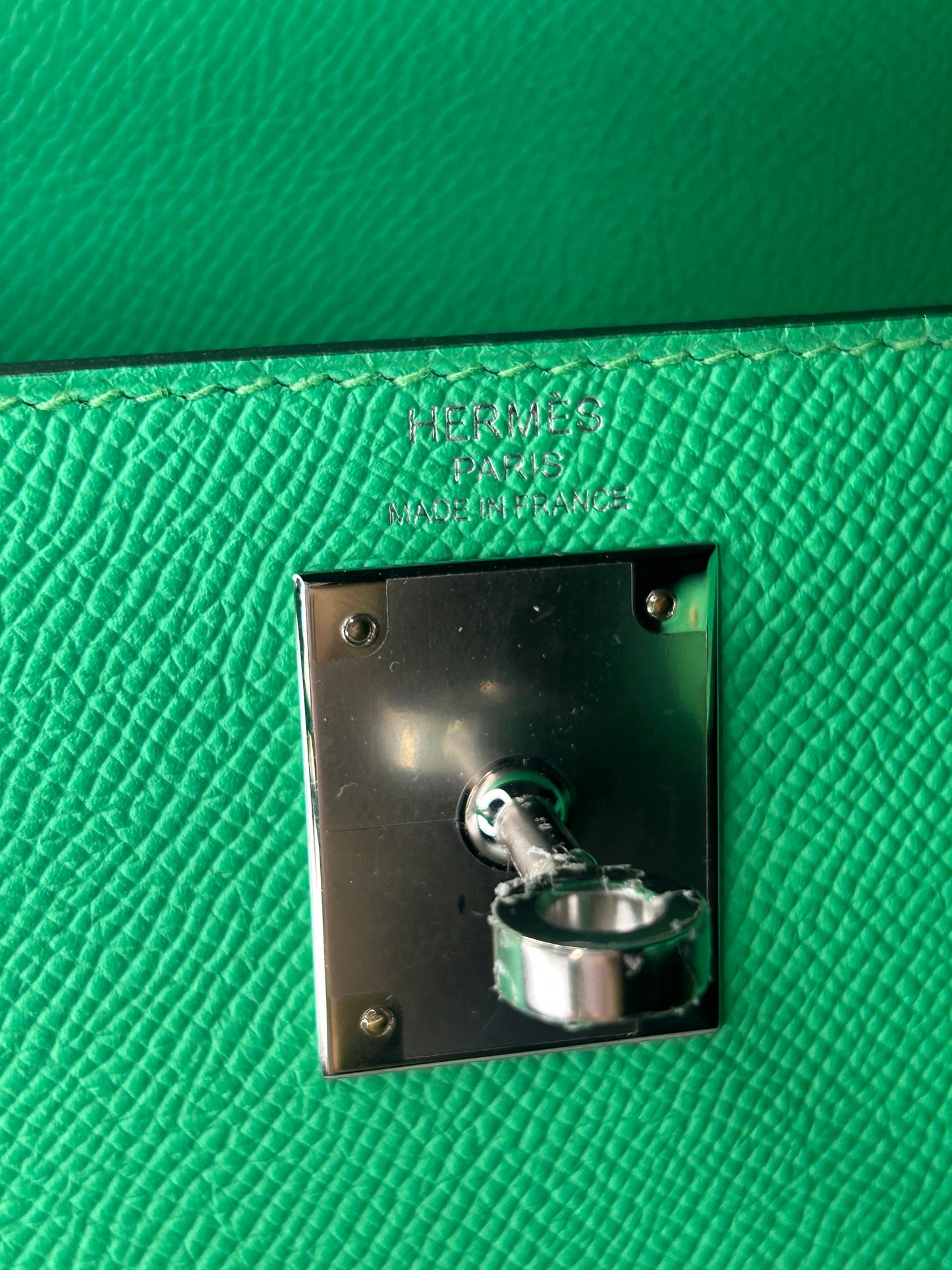 HERMÈS Kelly Sellier 28 Vert Comics Epsom Palladium Hardware Handbag