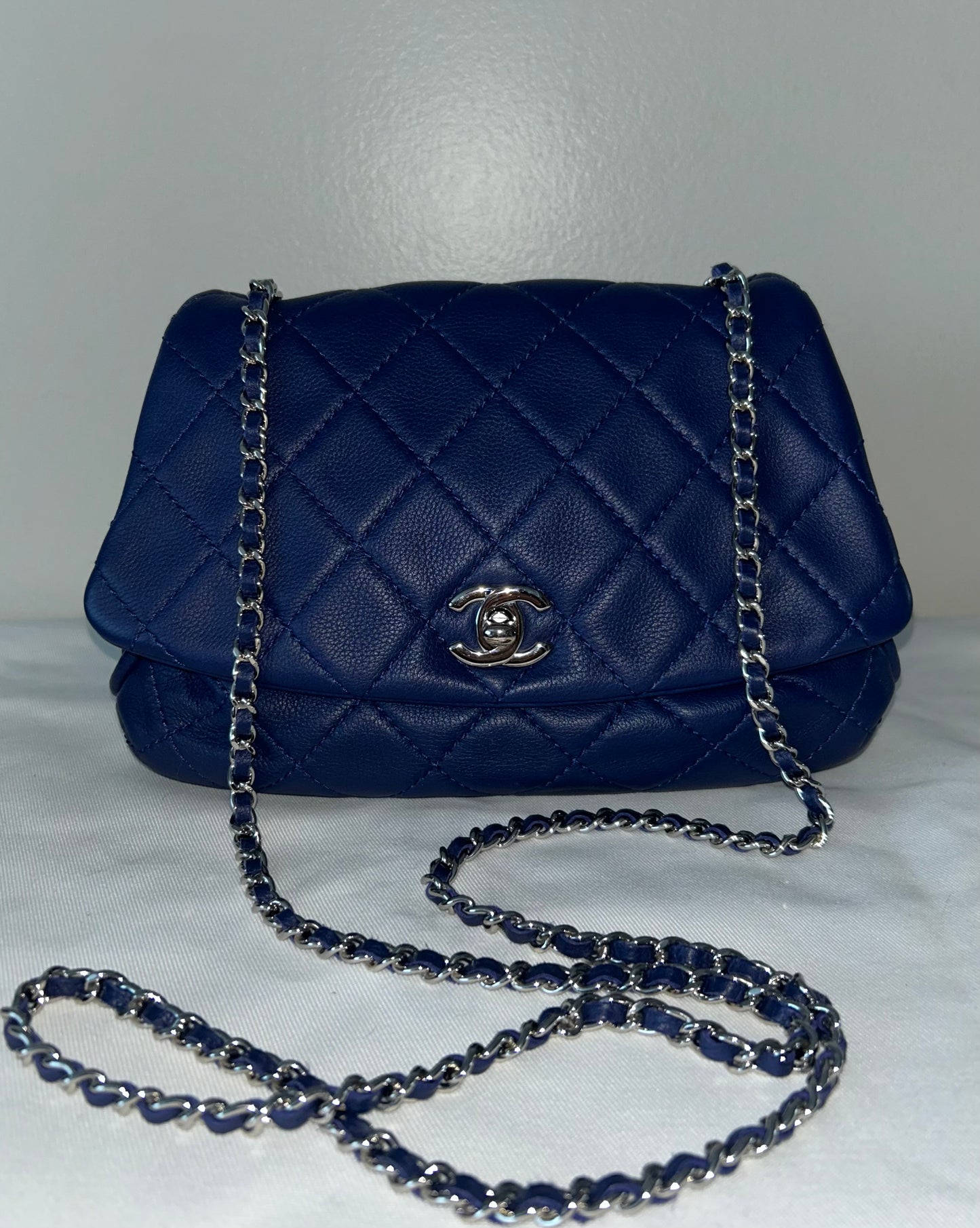 CHANEL Small Curvy Flap Bag Quilted Calfskin in Navy