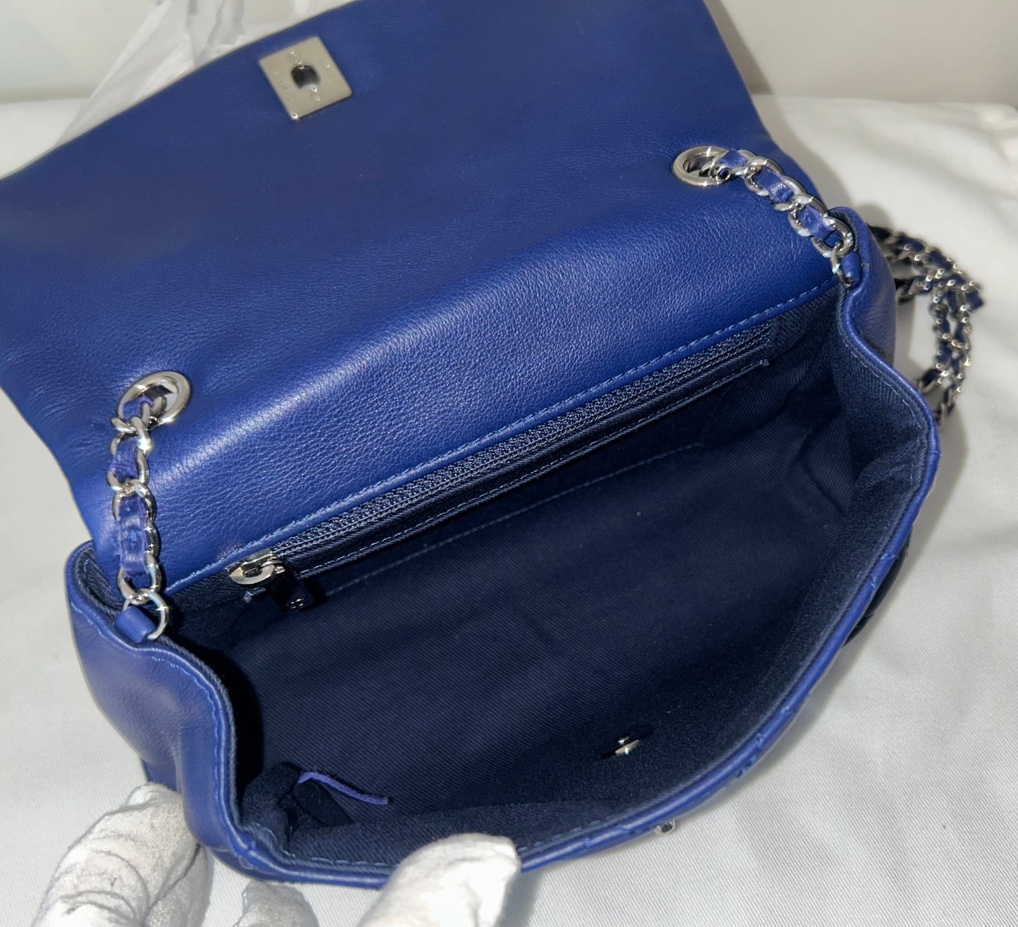 CHANEL Small Curvy Flap Bag Quilted Calfskin in Navy