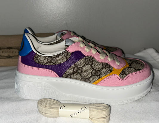 GUCCI GG Supreme Calfskin Low-Top Sneakers Beige/White/Pink Multi Size 5.5