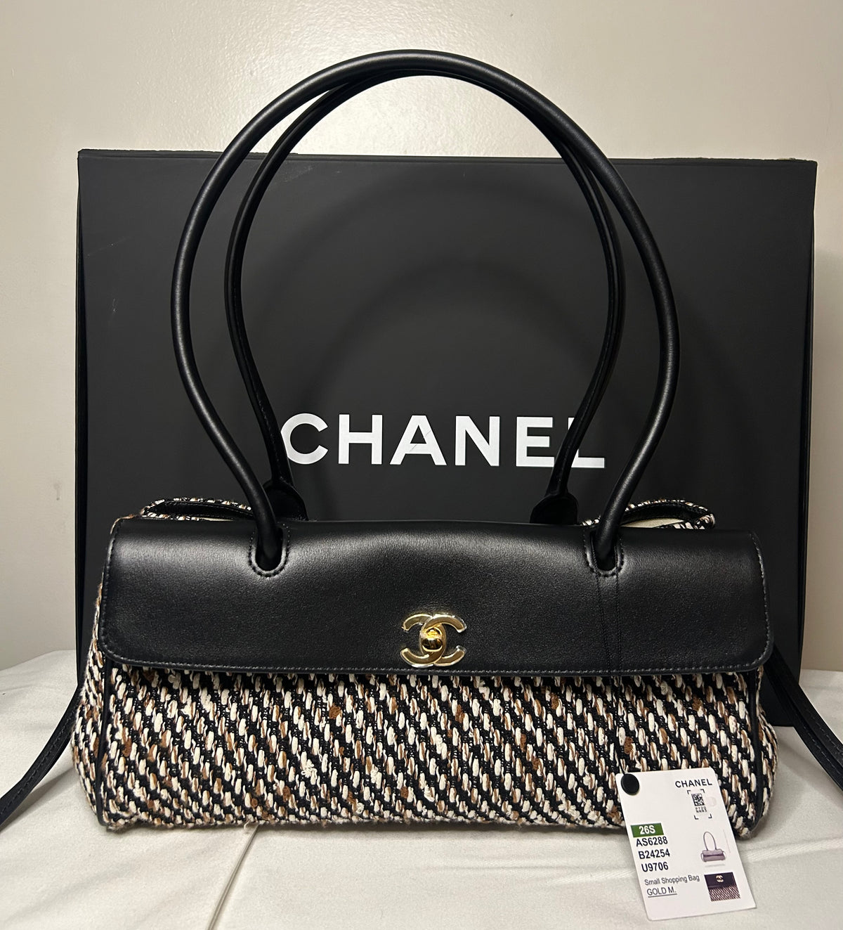 CHANEL 26S "Urban Essential" East West Small Shopping Tote Tweed/Leather Black