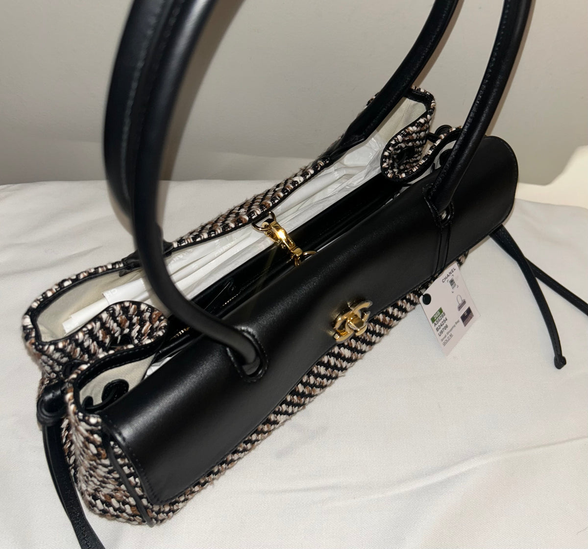 CHANEL 26S "Urban Essential" East West Small Shopping Tote Tweed/Leather Black
