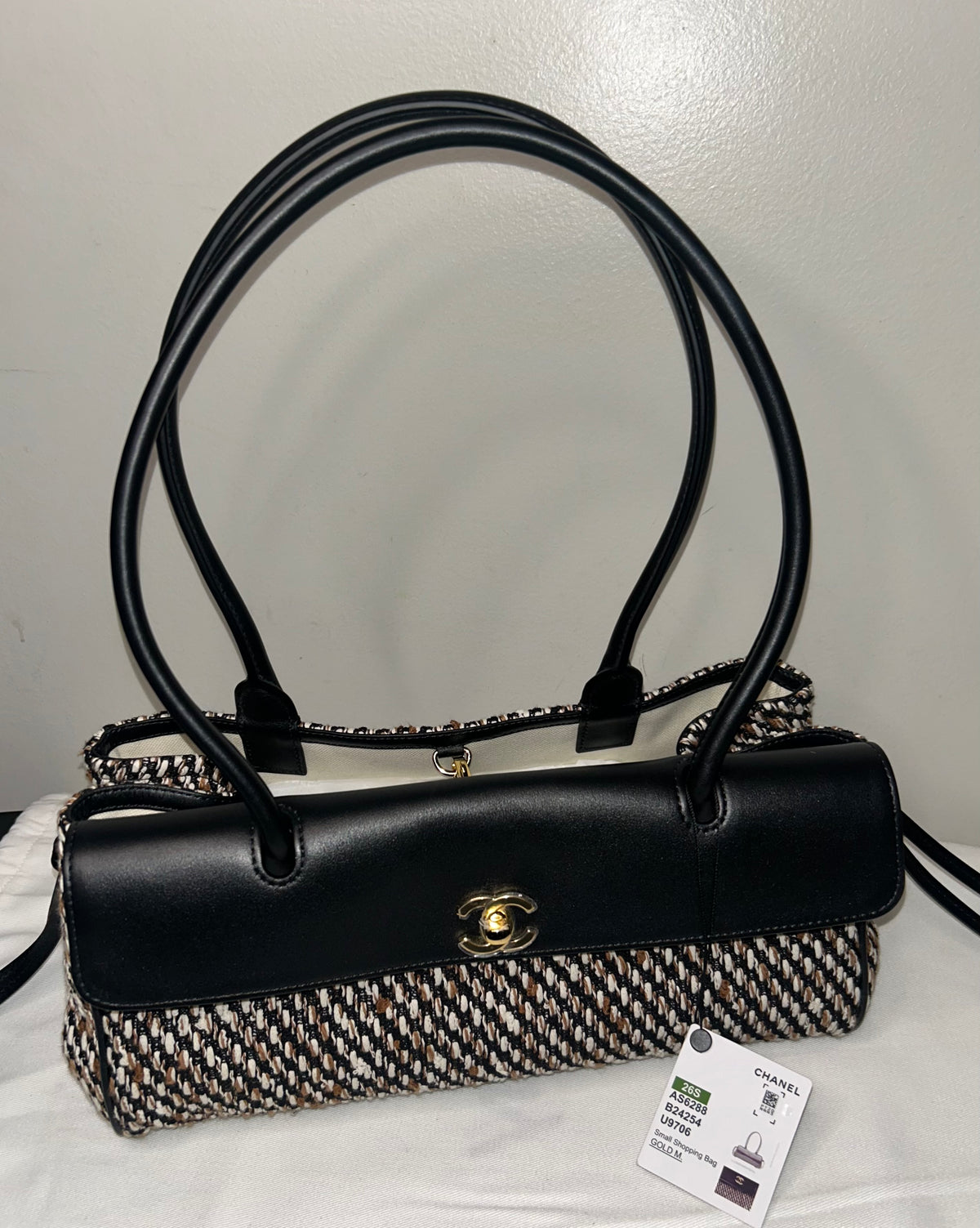 CHANEL 26S "Urban Essential" East West Small Shopping Tote Tweed/Leather Black