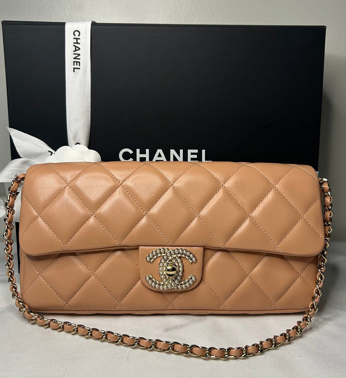 CHANEL 23P Pearl CC Shoulder Flap Bag Quilted Lambskin Peach/Gold