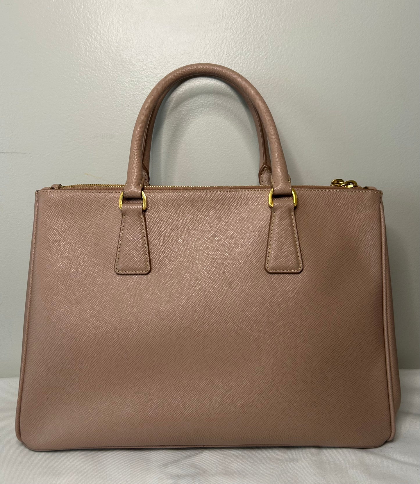 PRADA Galleria Large Saffiano Lux Leather Bag in Cammeo