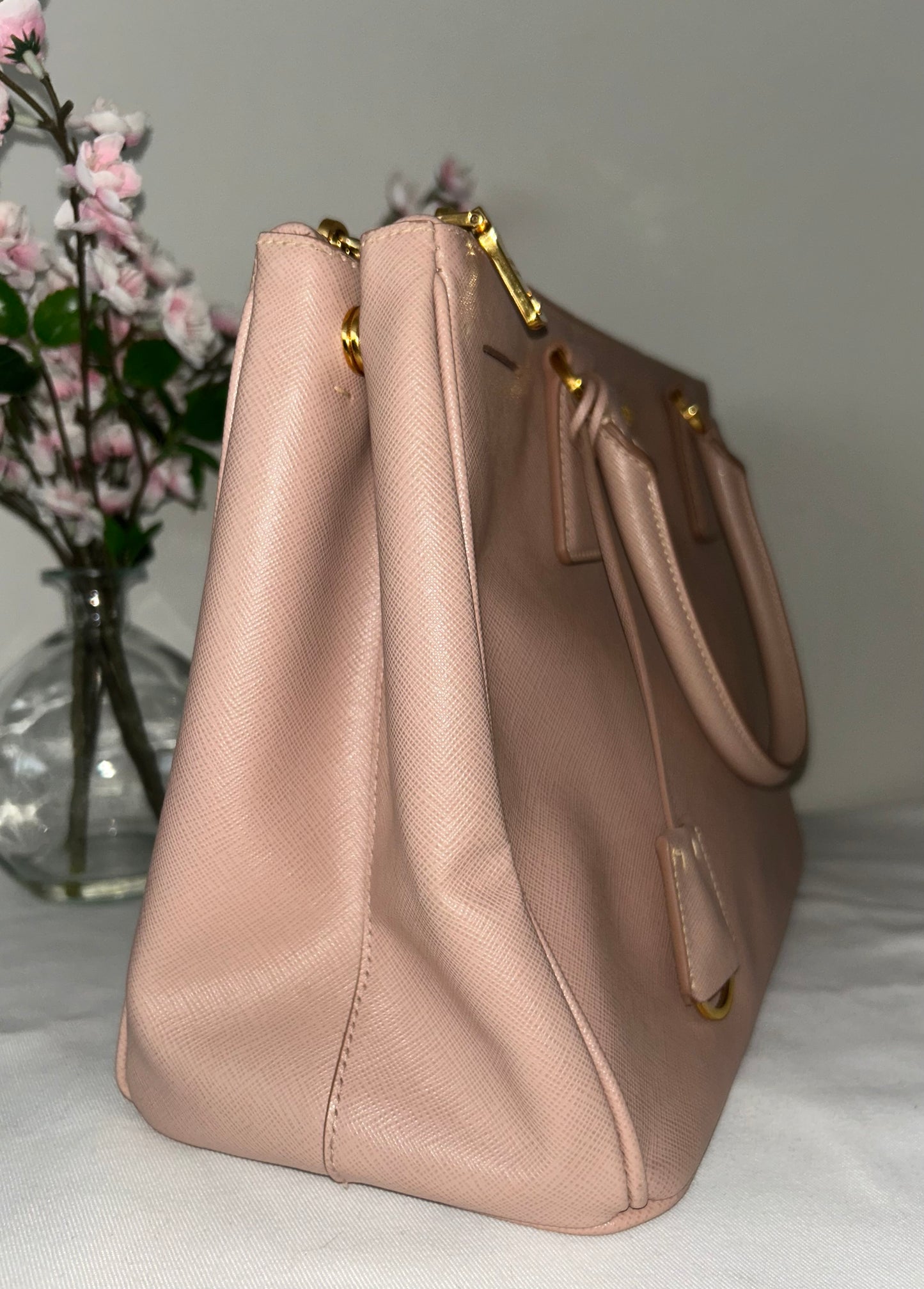 PRADA Galleria Large Saffiano Lux Leather Bag in Cammeo