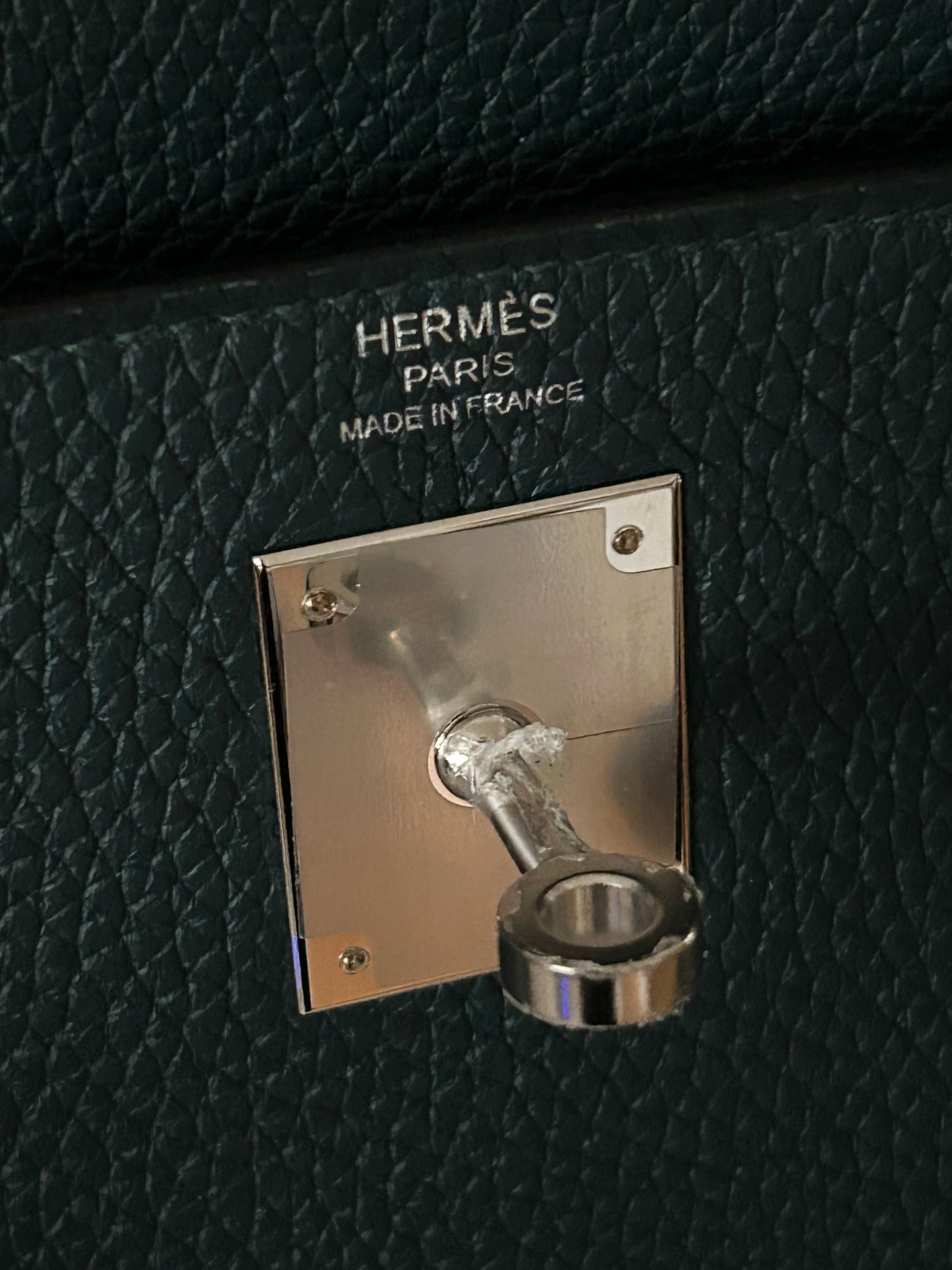 HERMÈS Kelly 28 Vert Cypress Clemence Leather Palladium Hardware Handbag
