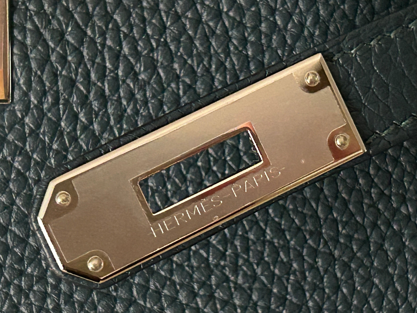 HERMÈS Kelly 28 Vert Cypress Clemence Leather Palladium Hardware Handbag