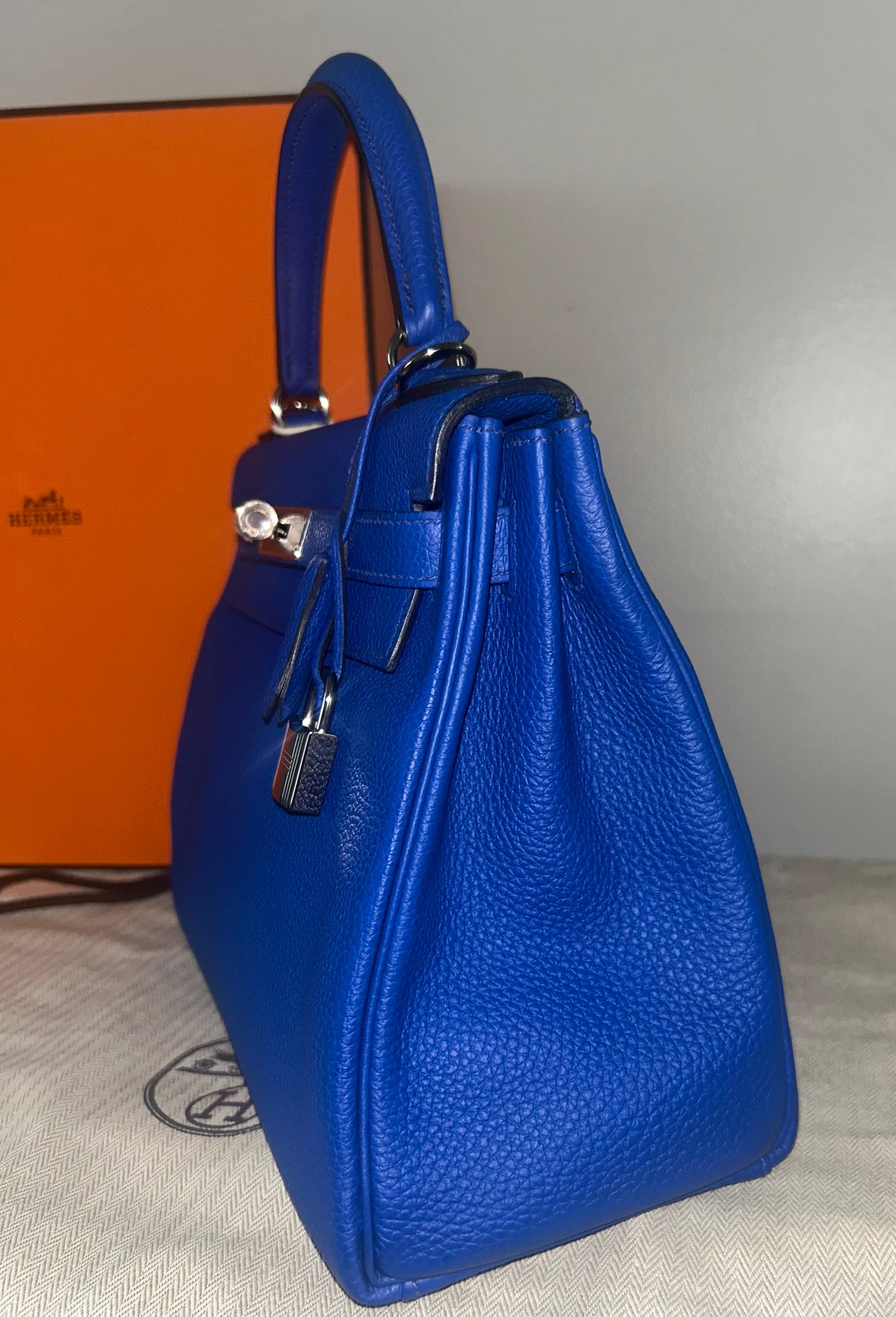HERMÈS Kelly 28 Bleu Royal Togo Leather Palladium Hardware Handbag