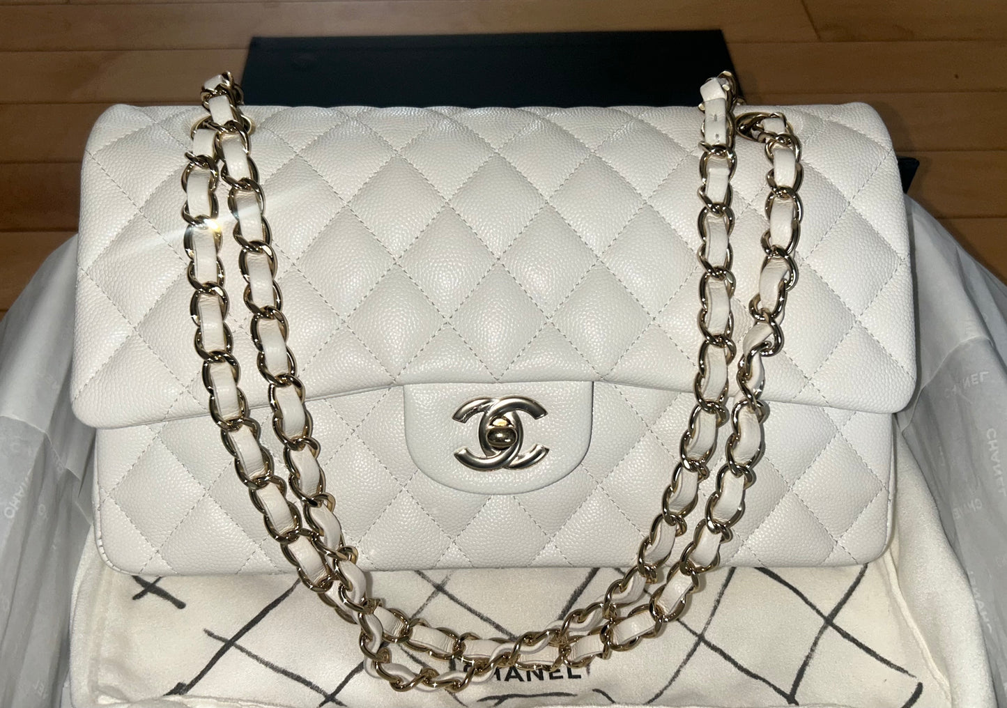 Chanel Medium Double Flap Quilted Caviar White / Light Gold Hardware